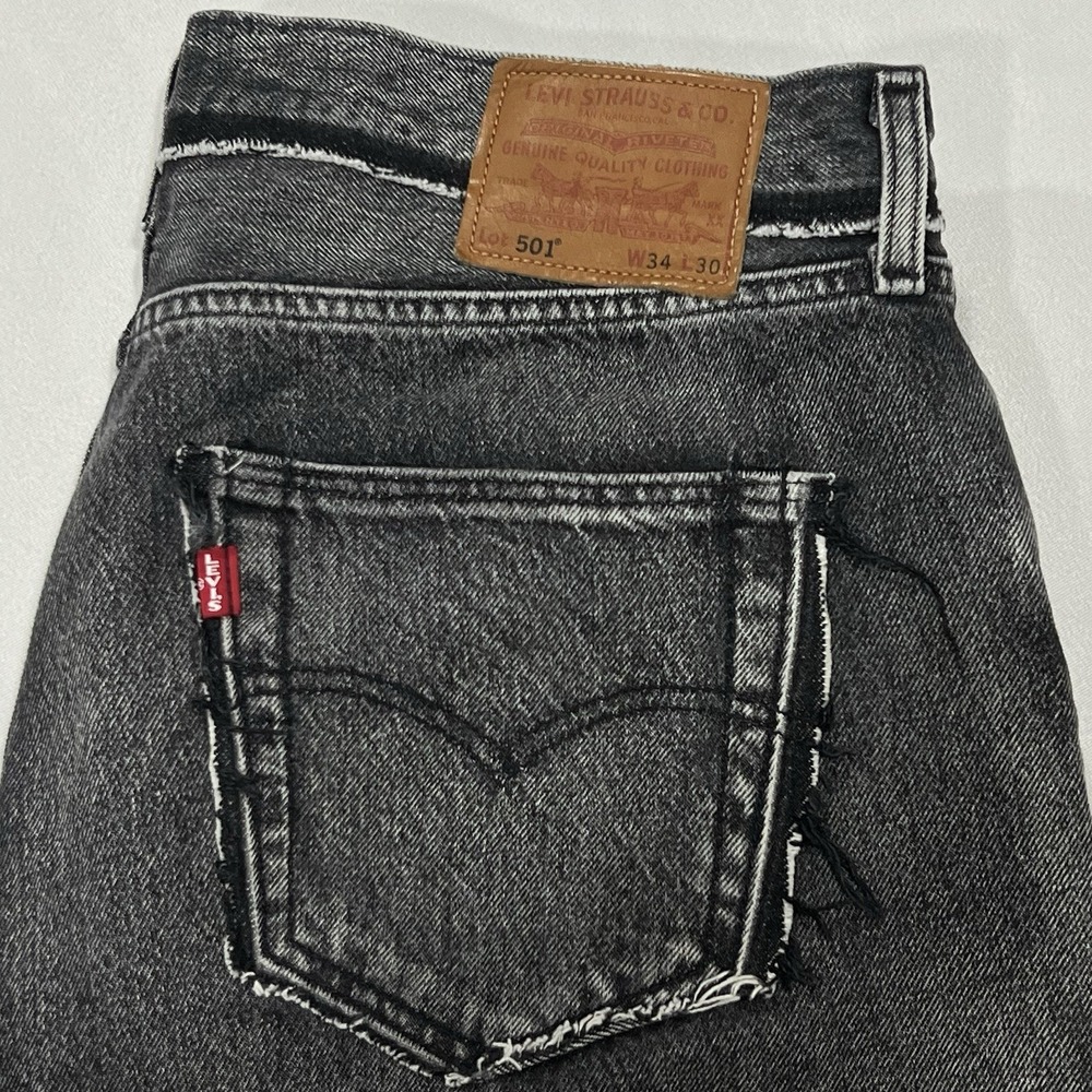 Levis 501 Premium Jeans Men Black Gray Button Fly Fade Distressed Size 34X28.5‎